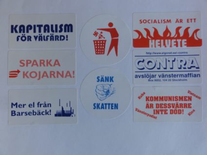 8 olika självhäftande etiketter